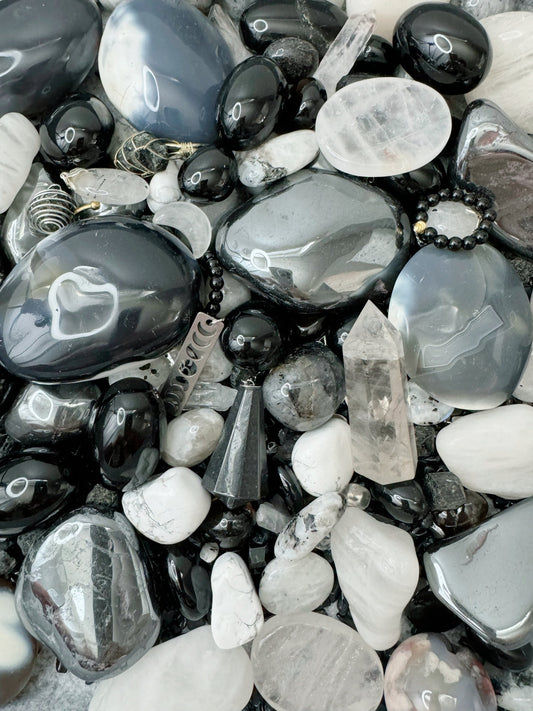 Black & White Crystal Confetti